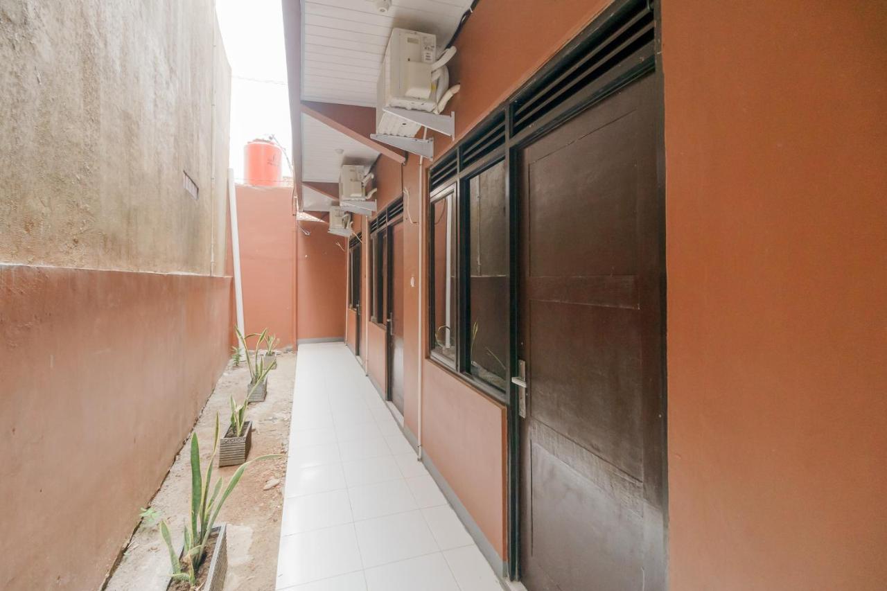 Reddoorz Syariah Near Siloam Hospitals Bulak Kapal Hotell Bekasi Exteriör bild
